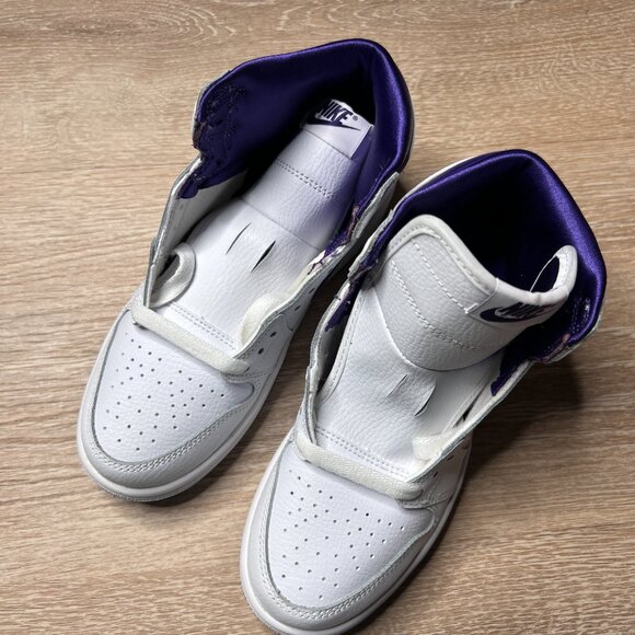 Jordan 1 Retro High "Court Purple” Size 2.5Y NWT - Picture 4 of 10